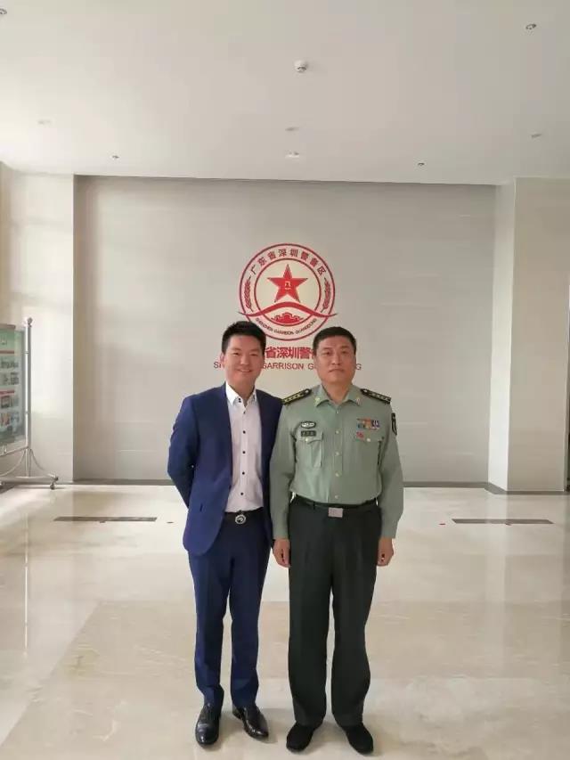 深圳市警备区副司令张学孟与彭国远董事长